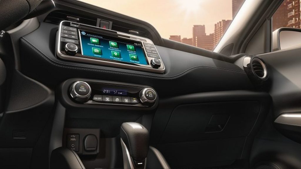 2017 Nissan Kicks - Interior - Centre Console & Dashboard